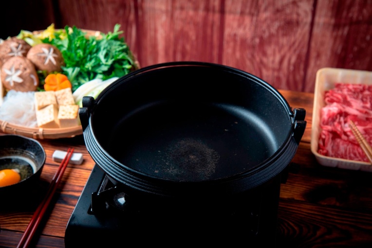 すき焼き鍋