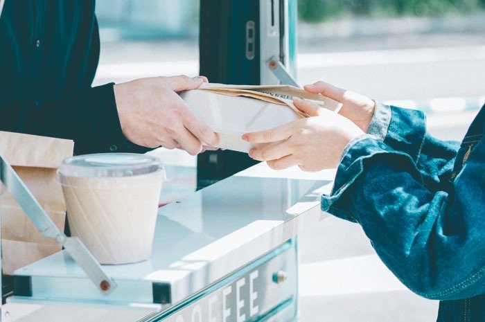 テイクアウト受け渡し画像