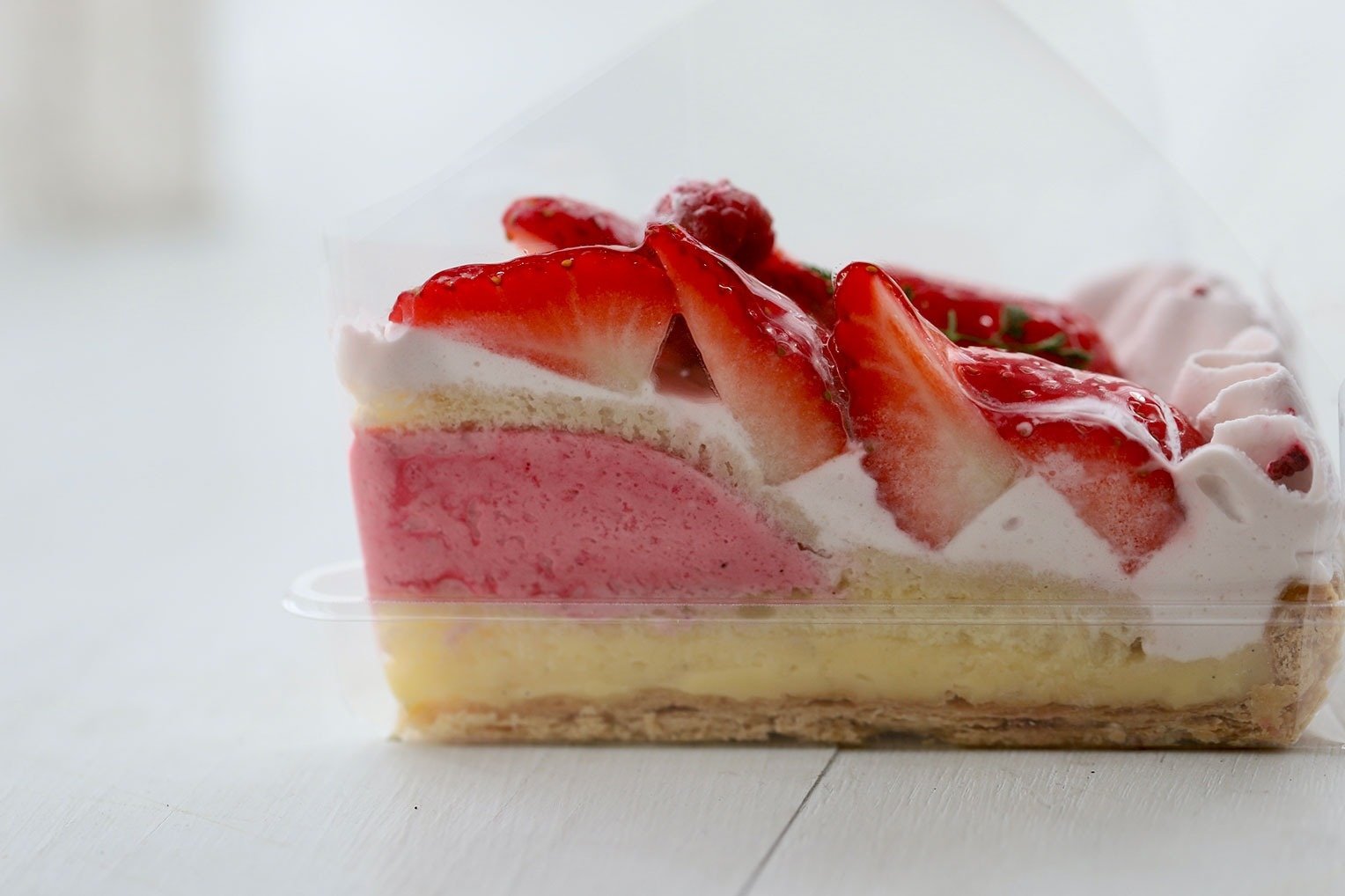 OPPシートに包まれたケーキ