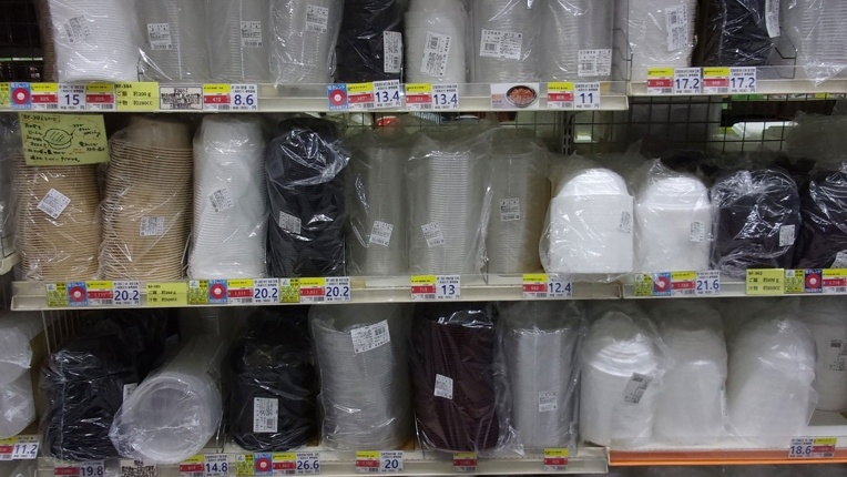 どんぶり容器陳列棚