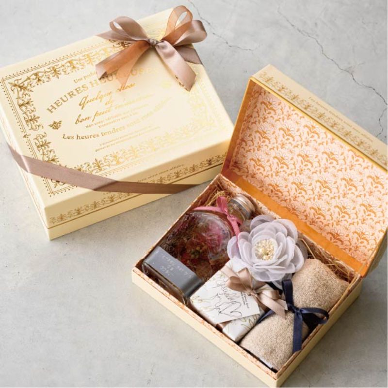 ギフト箱 ラデューズ貼箱-M(4個) ヘッズ