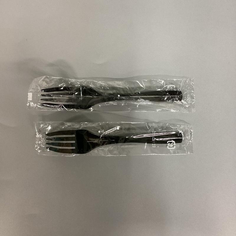 使い捨てフォーク ポリ完封プラスチックフォーク16cm (黒) やなぎプロダクツ