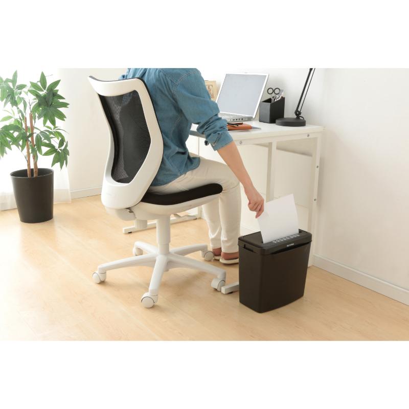 事務用品 パーソナルシュレッダーP5GCX2 アイリスオーヤマ